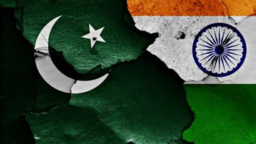 Pak-India DGMOs hold talks on hotline