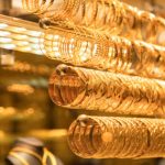 Record drop in gold price per tola