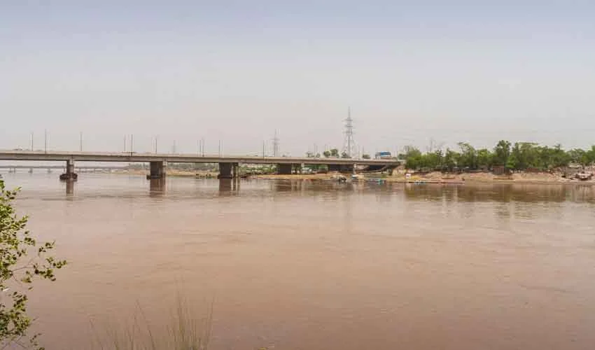 Sutlej River floods Kasur villages; alert issued